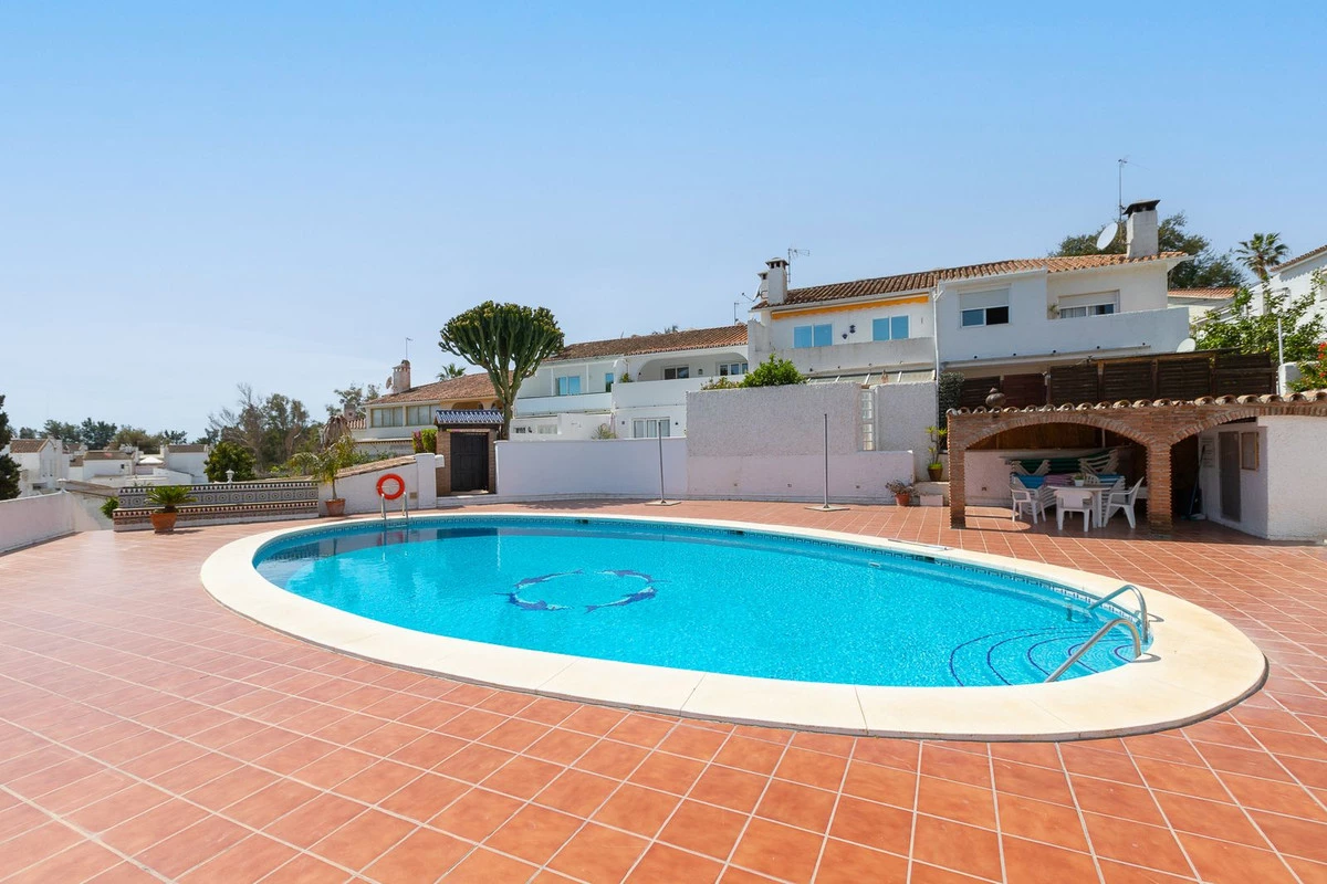 2-5bd7b9d04b45e33852eaf0ec6670150d