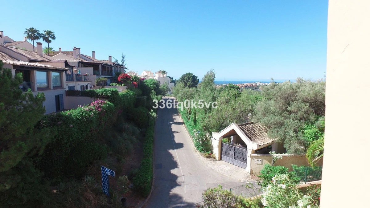 9-467d0cee5b725f3ef65f102a0c2e69c0