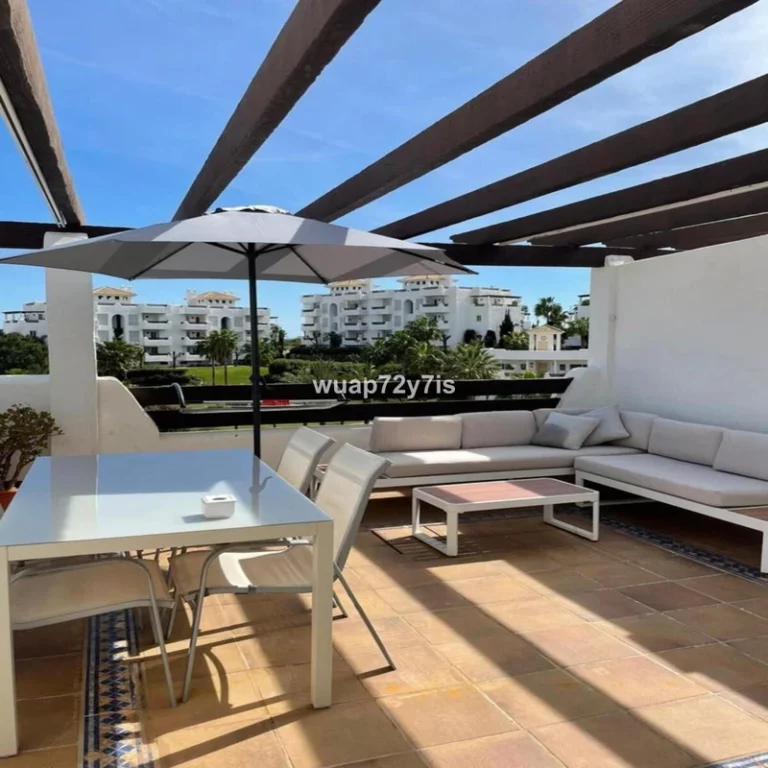 R4292056 | Penthouse in Selwo – € 350,000 – 2 beds, 2 baths