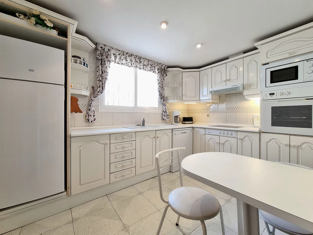 2-5bd7b9d04b45e33852eaf0ec6670150d