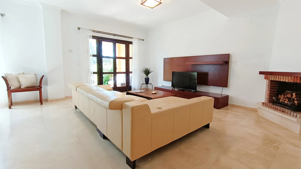 7-aa4cc561180b369757c0bb4af9886cd3