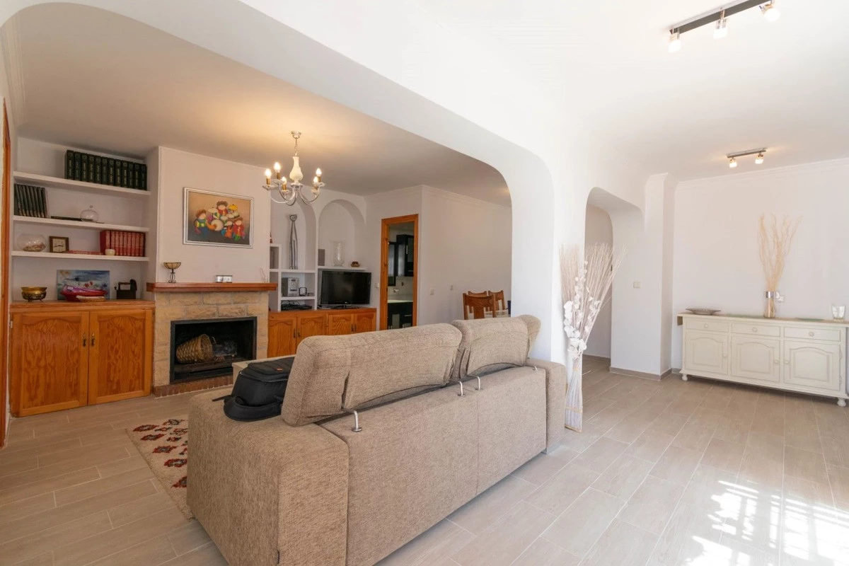 8-e64a9055bba3e77ac8aca3b893cdf826