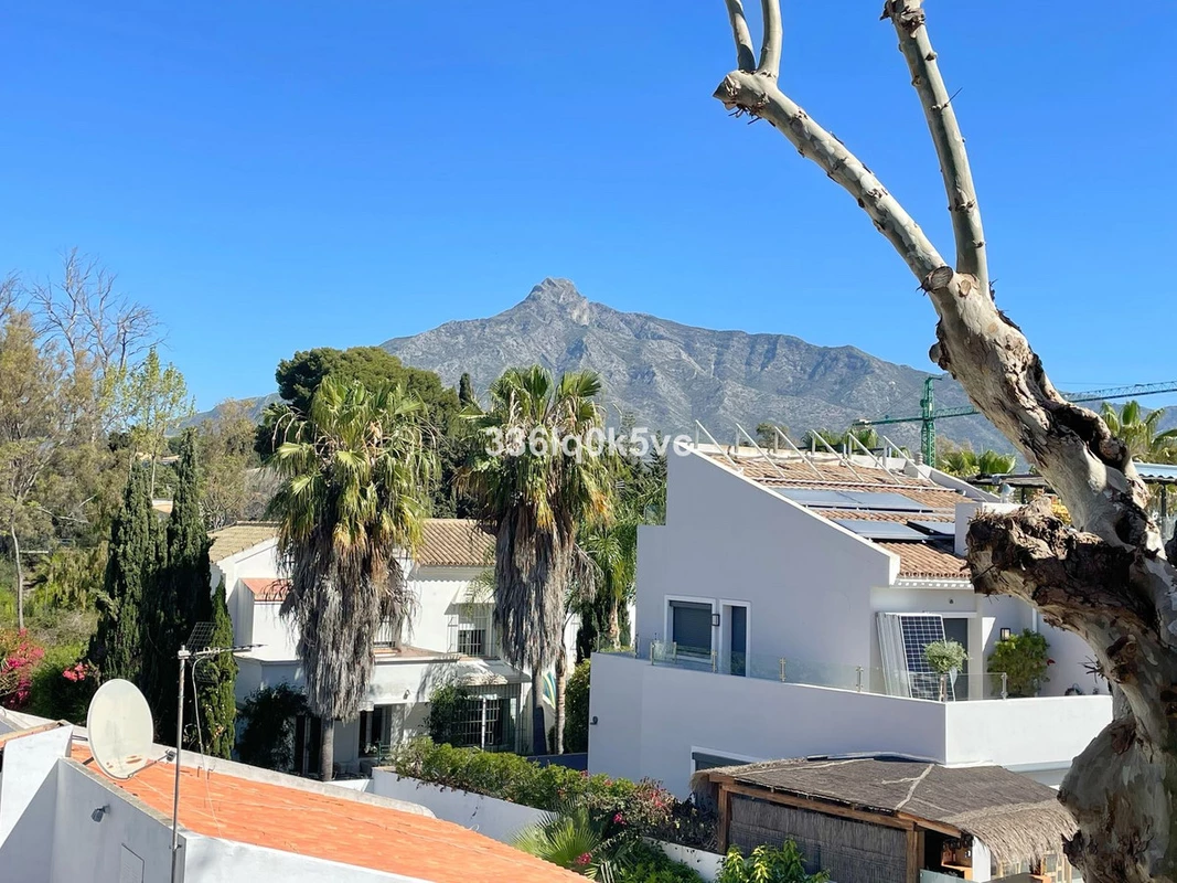 2-5bd7b9d04b45e33852eaf0ec6670150d