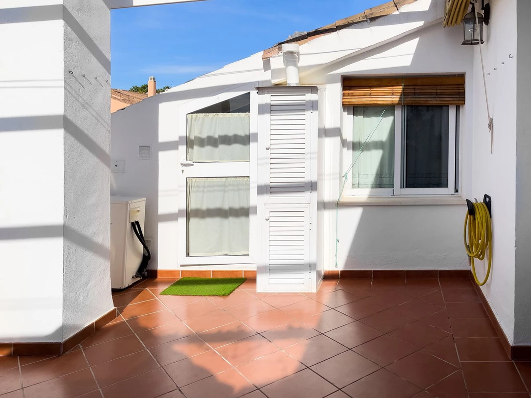 2-5bd7b9d04b45e33852eaf0ec6670150d