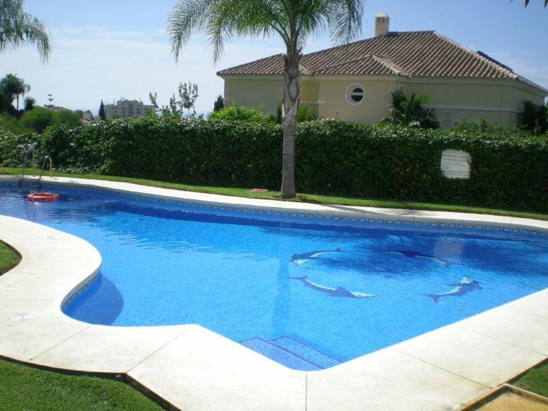 2-5bd7b9d04b45e33852eaf0ec6670150d