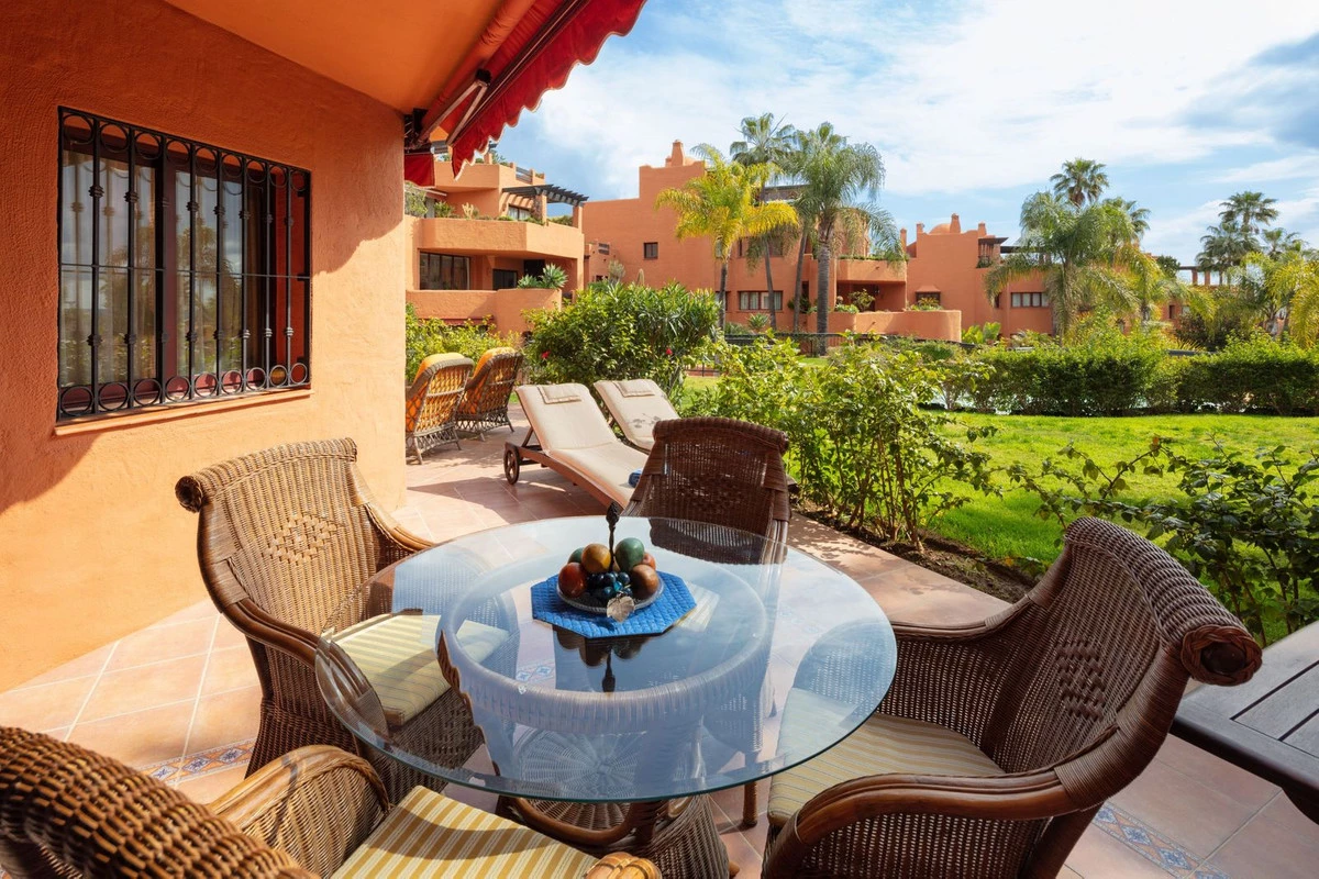 2-5bd7b9d04b45e33852eaf0ec6670150d