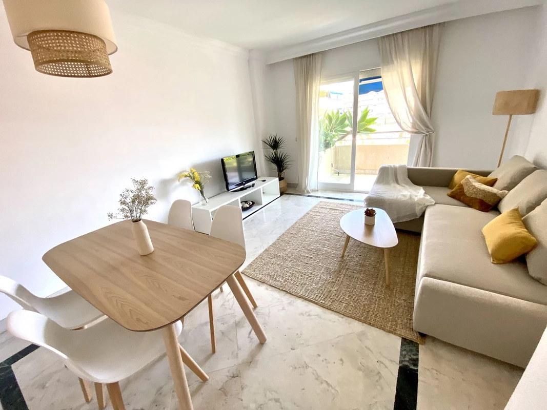 8-e64a9055bba3e77ac8aca3b893cdf826