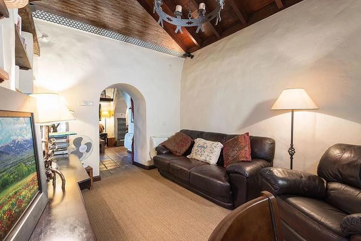 3-e898b2bb2a2fdfd06d2c39894dce8316