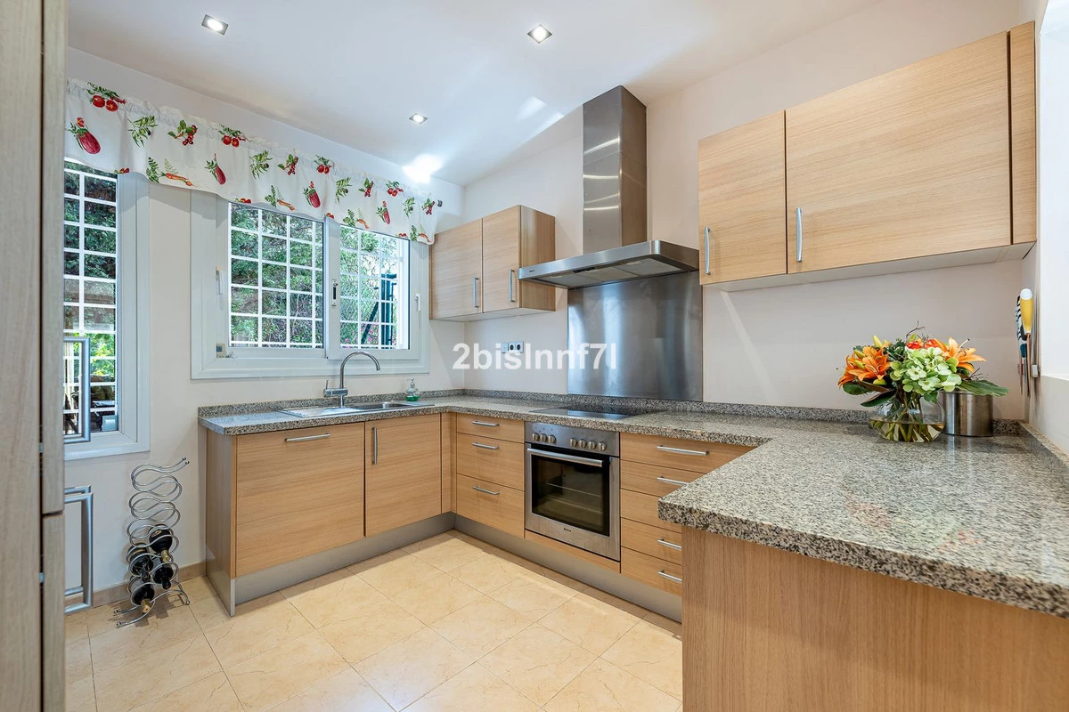 9-467d0cee5b725f3ef65f102a0c2e69c0