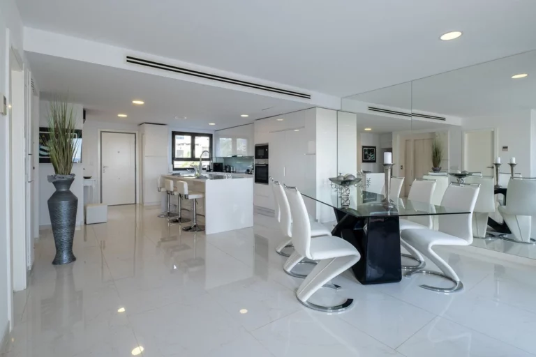 R4193287 | Townhouse in Estepona – € 575,000 – 3 beds, 3.5 baths