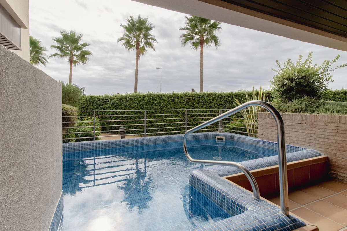 2-5bd7b9d04b45e33852eaf0ec6670150d