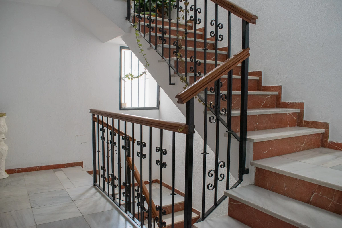 2-5bd7b9d04b45e33852eaf0ec6670150d