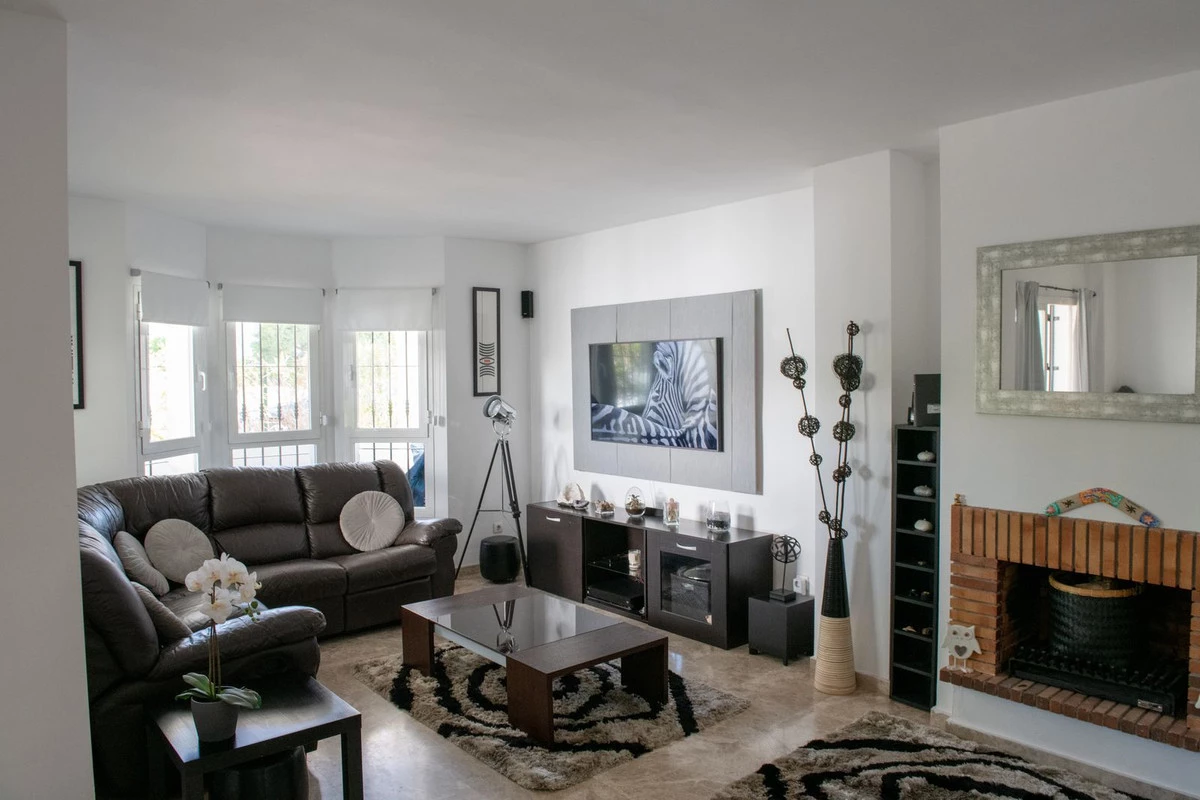 2-5bd7b9d04b45e33852eaf0ec6670150d