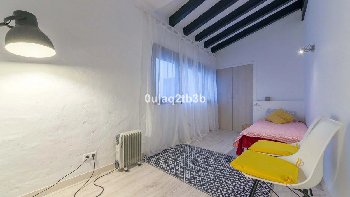 2-5bd7b9d04b45e33852eaf0ec6670150d