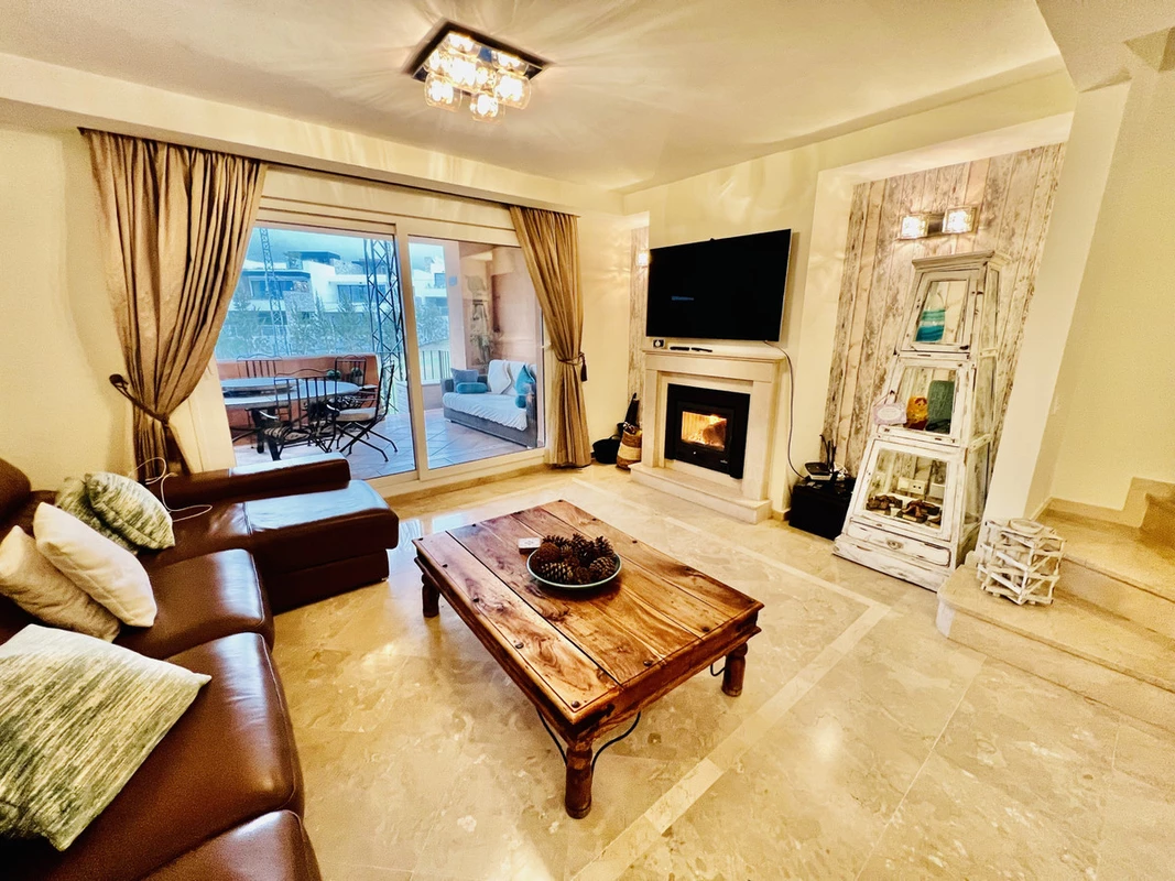 2-5bd7b9d04b45e33852eaf0ec6670150d