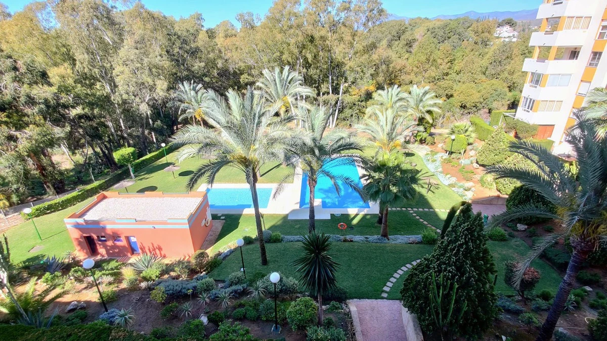 1-7980e48d732b6fc85c14b43b94d2aa54