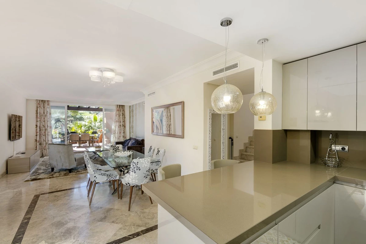 6-241328e1bcc9c0d8ce1222beb6c967a8