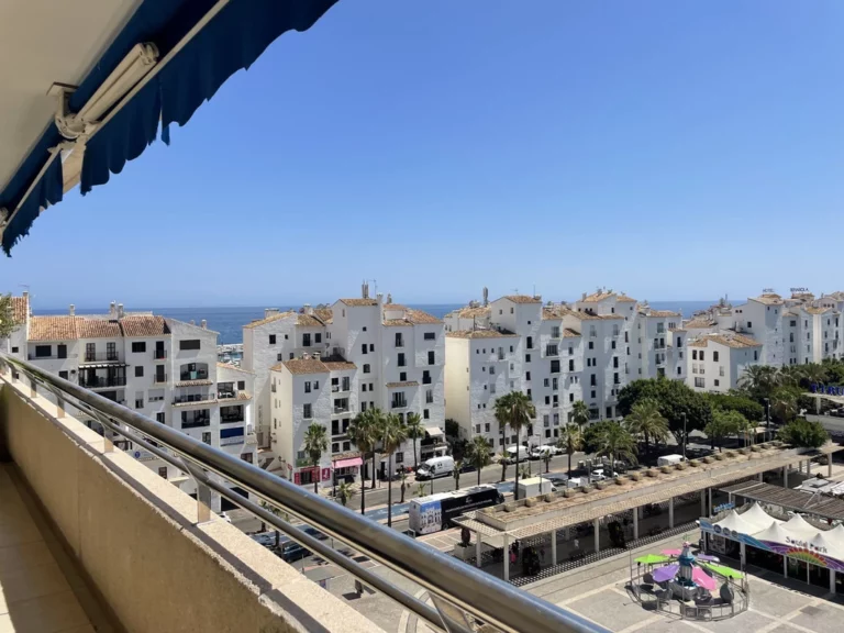 R3215308 | Middle Floor Apartment in Puerto Banús – € 450,000 – 2 beds, 2 baths