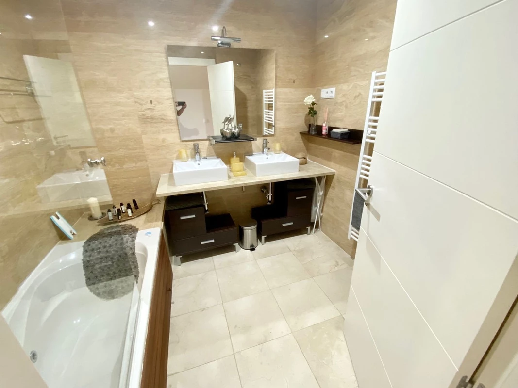 8-e64a9055bba3e77ac8aca3b893cdf826