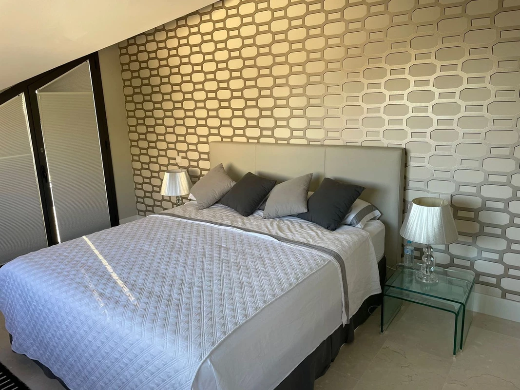 8-e64a9055bba3e77ac8aca3b893cdf826