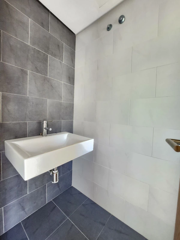 8-e64a9055bba3e77ac8aca3b893cdf826