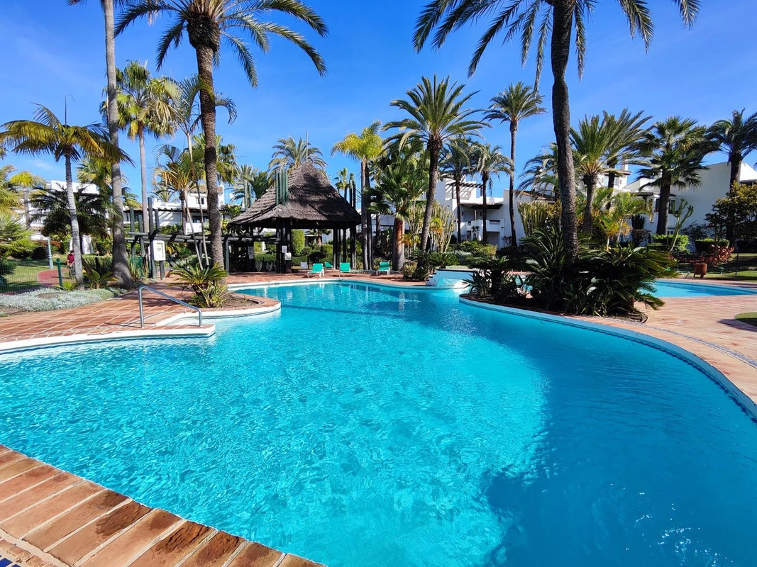 1-7980e48d732b6fc85c14b43b94d2aa54