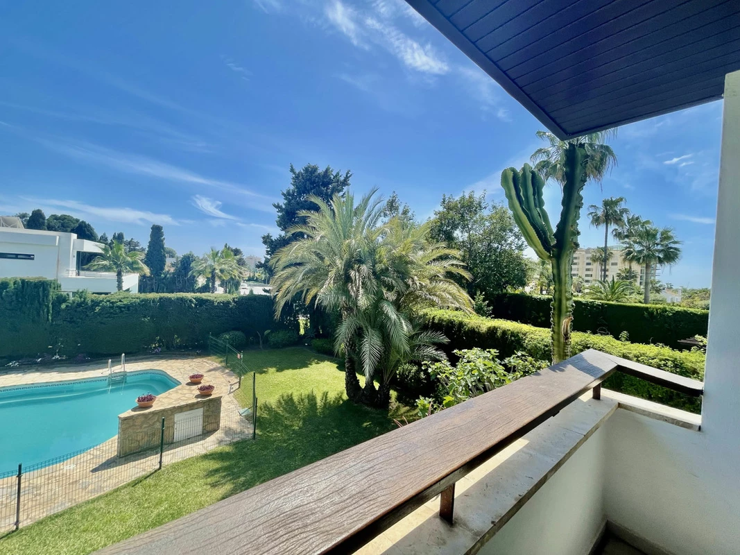 1-7980e48d732b6fc85c14b43b94d2aa54