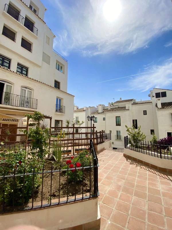 R4285471 | Middle Floor Apartment in Puerto Banús – € 425,000 – 2 beds, 1 baths