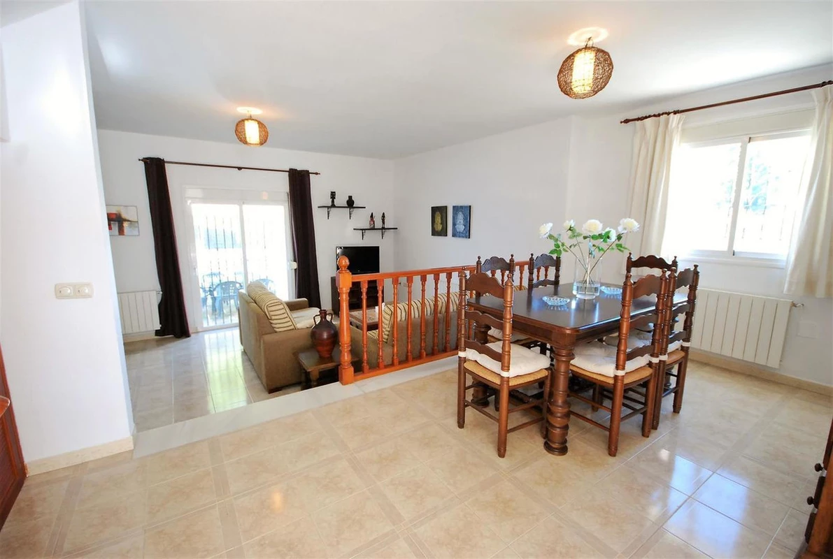 7-aa4cc561180b369757c0bb4af9886cd3