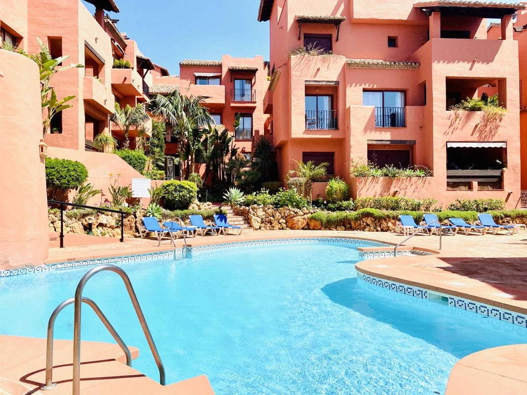 2-5bd7b9d04b45e33852eaf0ec6670150d