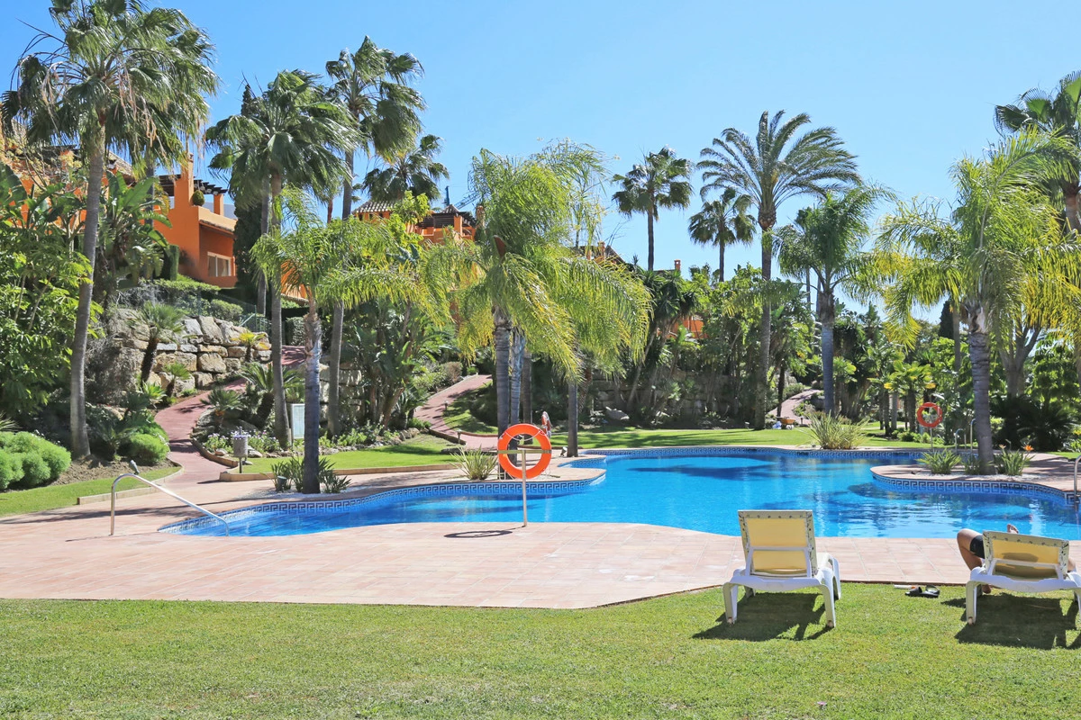 2-5bd7b9d04b45e33852eaf0ec6670150d