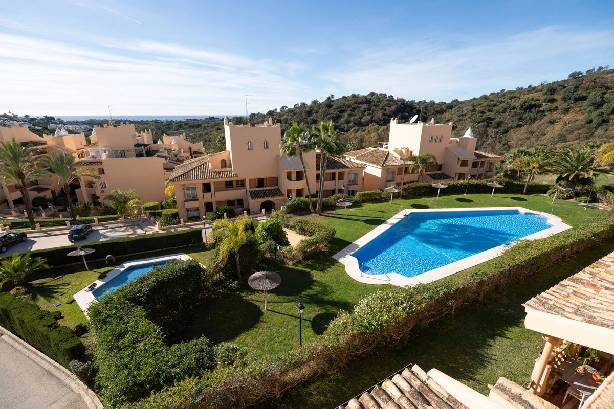 2-5bd7b9d04b45e33852eaf0ec6670150d