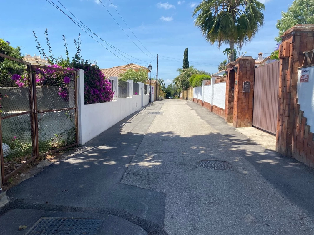 2-5bd7b9d04b45e33852eaf0ec6670150d