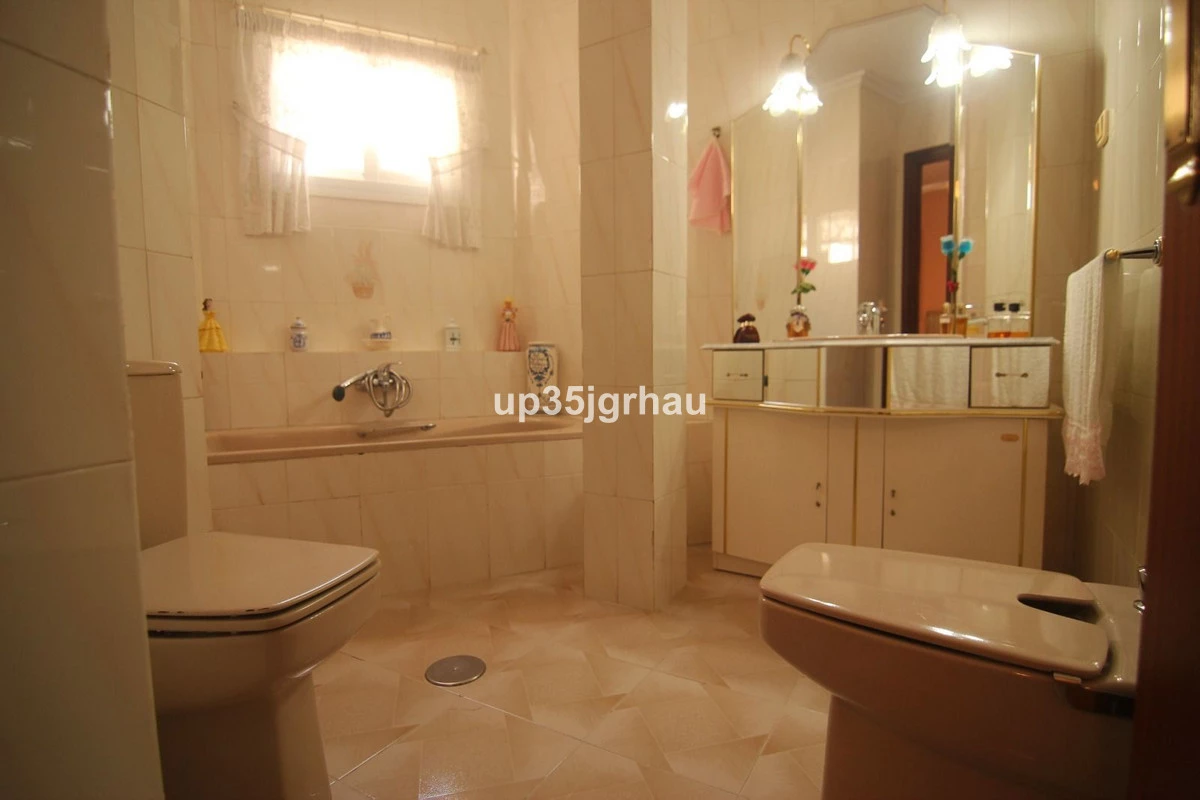 8-e64a9055bba3e77ac8aca3b893cdf826