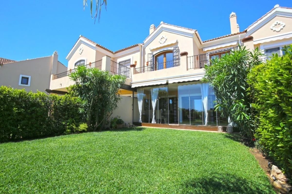 2-5bd7b9d04b45e33852eaf0ec6670150d