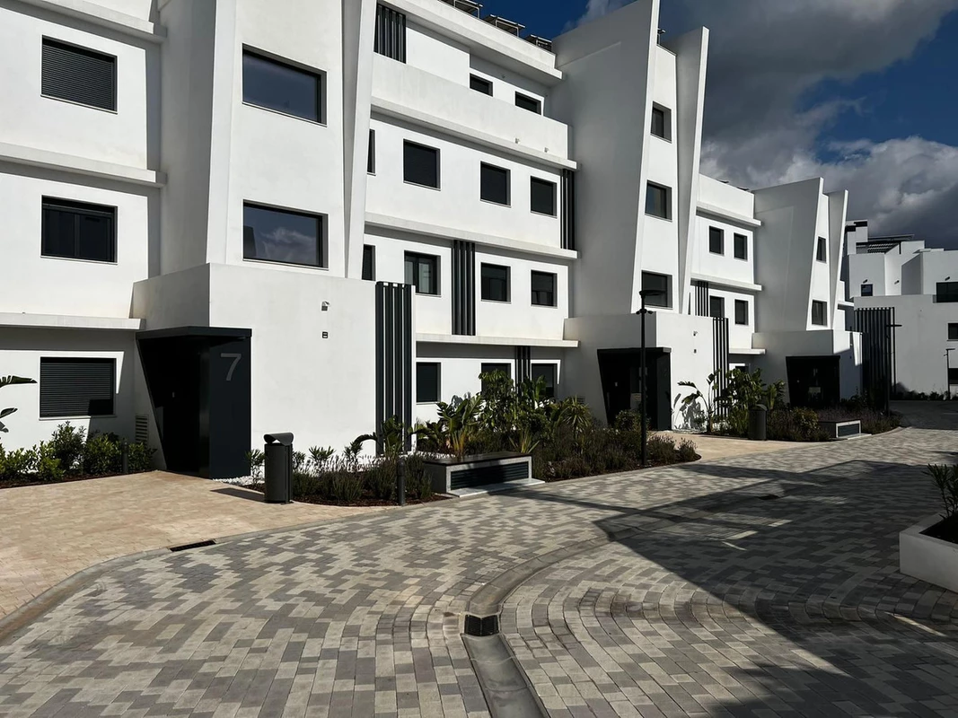 8-e64a9055bba3e77ac8aca3b893cdf826