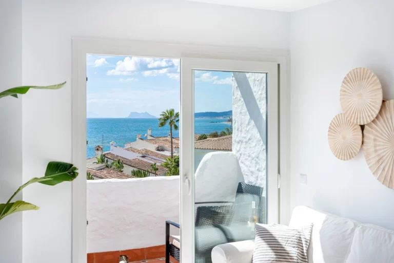 R4161784 | Middle Floor Apartment in Estepona – € 299,000 – 2 beds, 1 baths