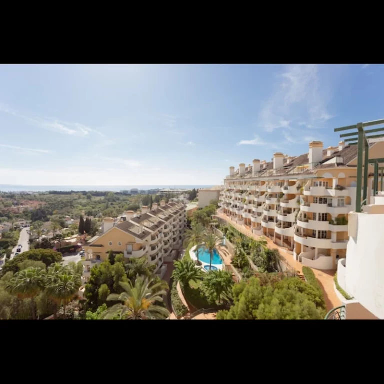 R4150480 | Penthouse in Nueva Andalucía – € 695,000 – 3 beds, 3 baths