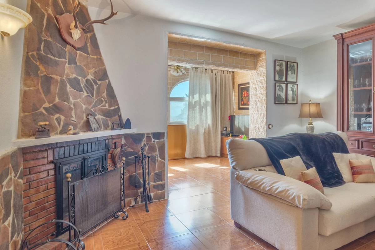 9-467d0cee5b725f3ef65f102a0c2e69c0