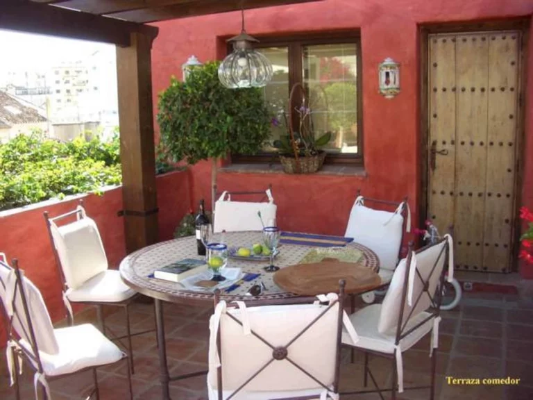 R2345465 | Townhouse in Marbella – € 600,000 – 3 beds, 2 baths