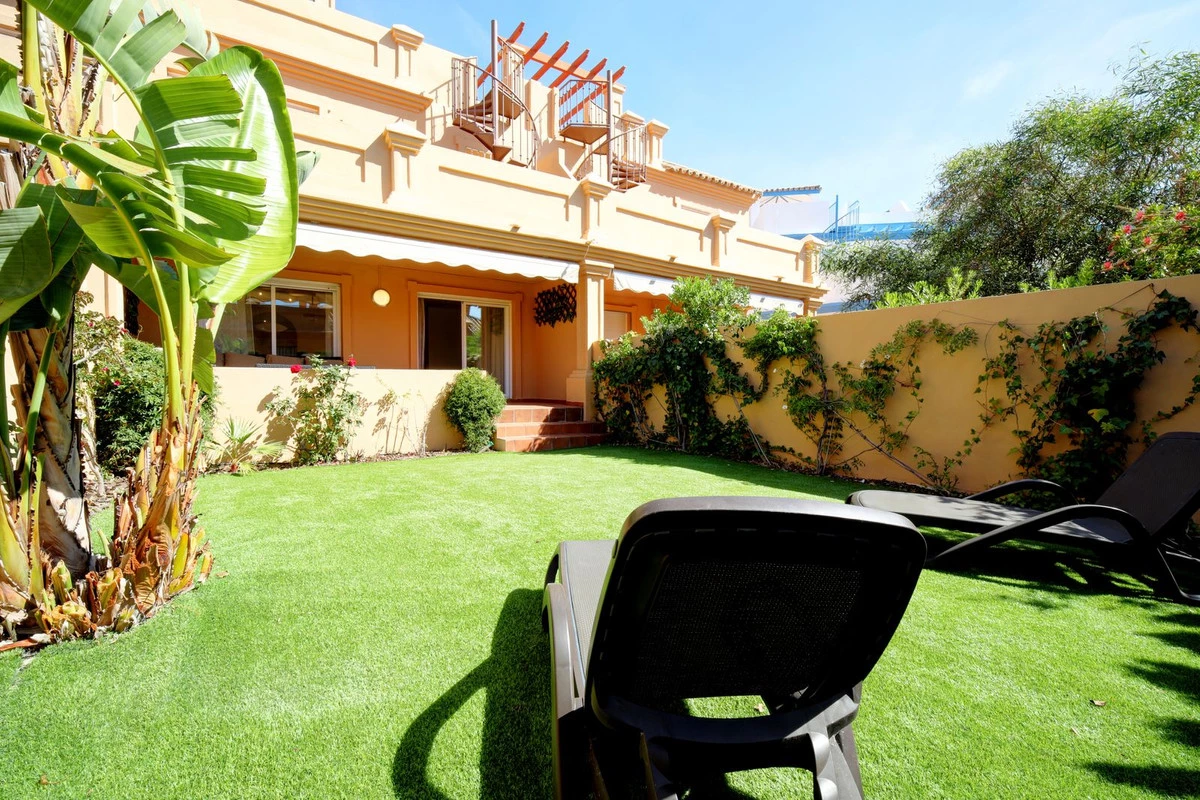 1-7980e48d732b6fc85c14b43b94d2aa54