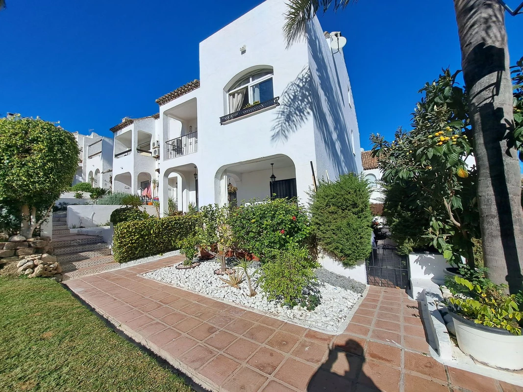 1-7980e48d732b6fc85c14b43b94d2aa54