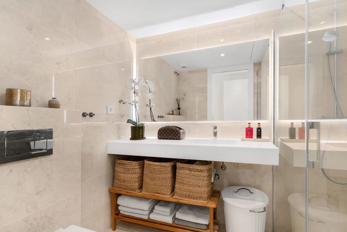 8-e64a9055bba3e77ac8aca3b893cdf826