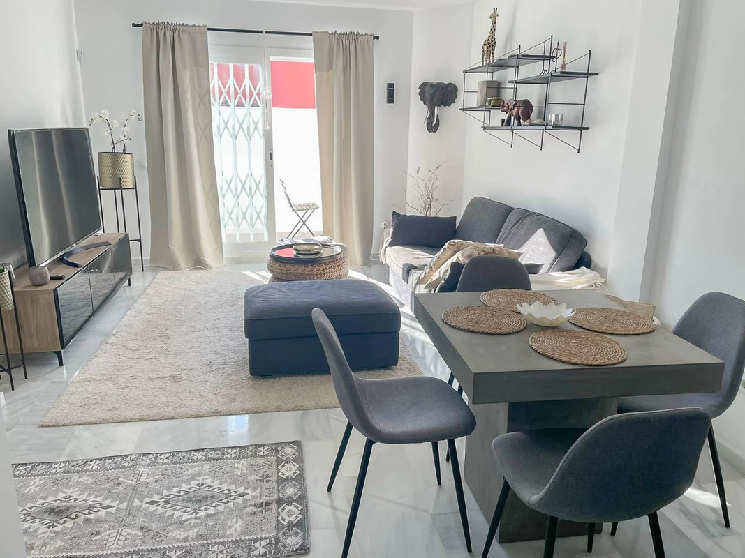 2-5bd7b9d04b45e33852eaf0ec6670150d