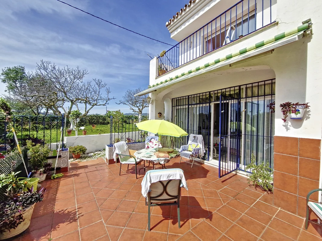 2-5bd7b9d04b45e33852eaf0ec6670150d