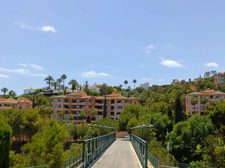 R4309168 | Middle Floor Apartment in Elviria – € 520,000 – 3 beds, 2 baths
