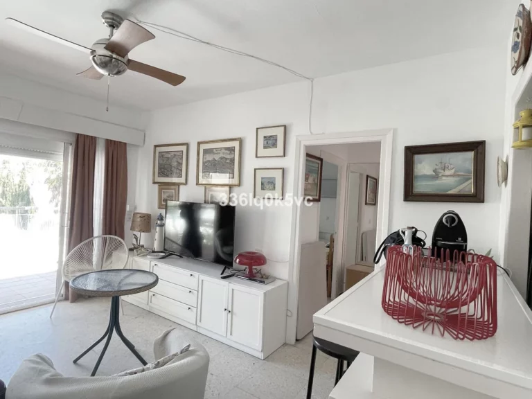 R4290907 | Middle Floor Apartment in Marbella – € 380,000 – 2 beds, 1 baths