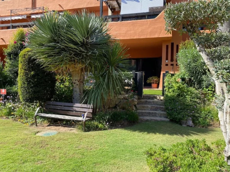 R4320979 | Ground Floor Apartment in Estepona – € 300,000 – 2 beds, 2 baths