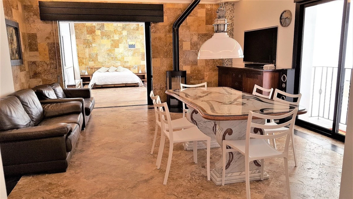 1-7980e48d732b6fc85c14b43b94d2aa54