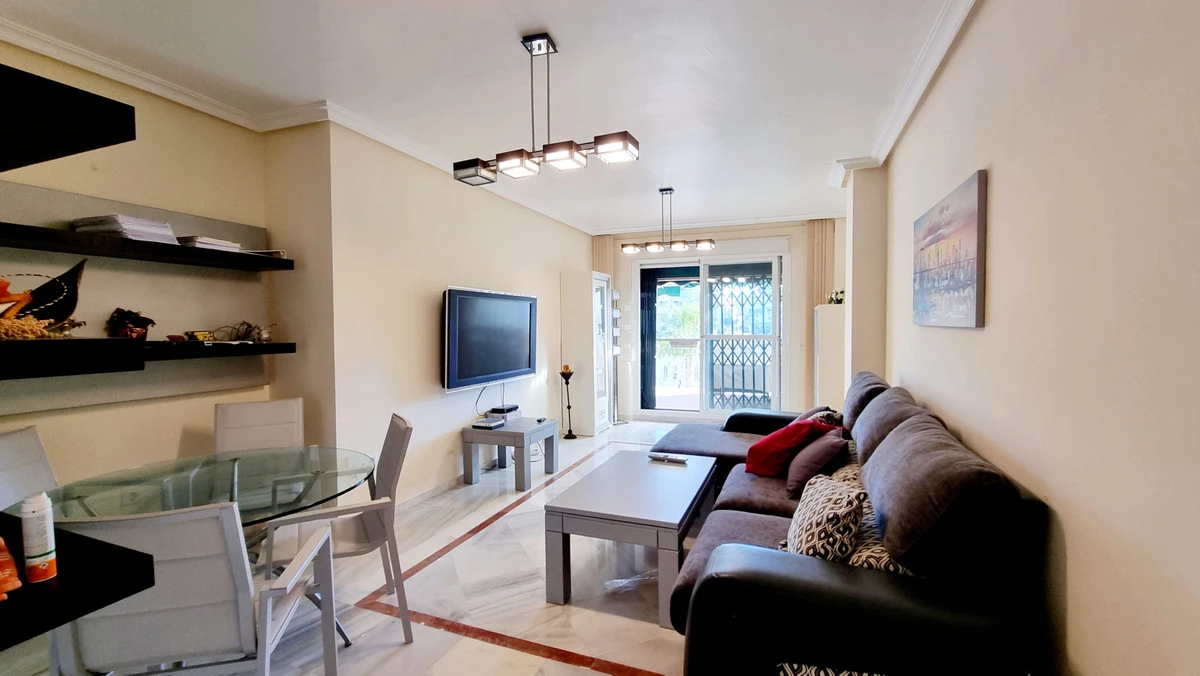 2-5bd7b9d04b45e33852eaf0ec6670150d